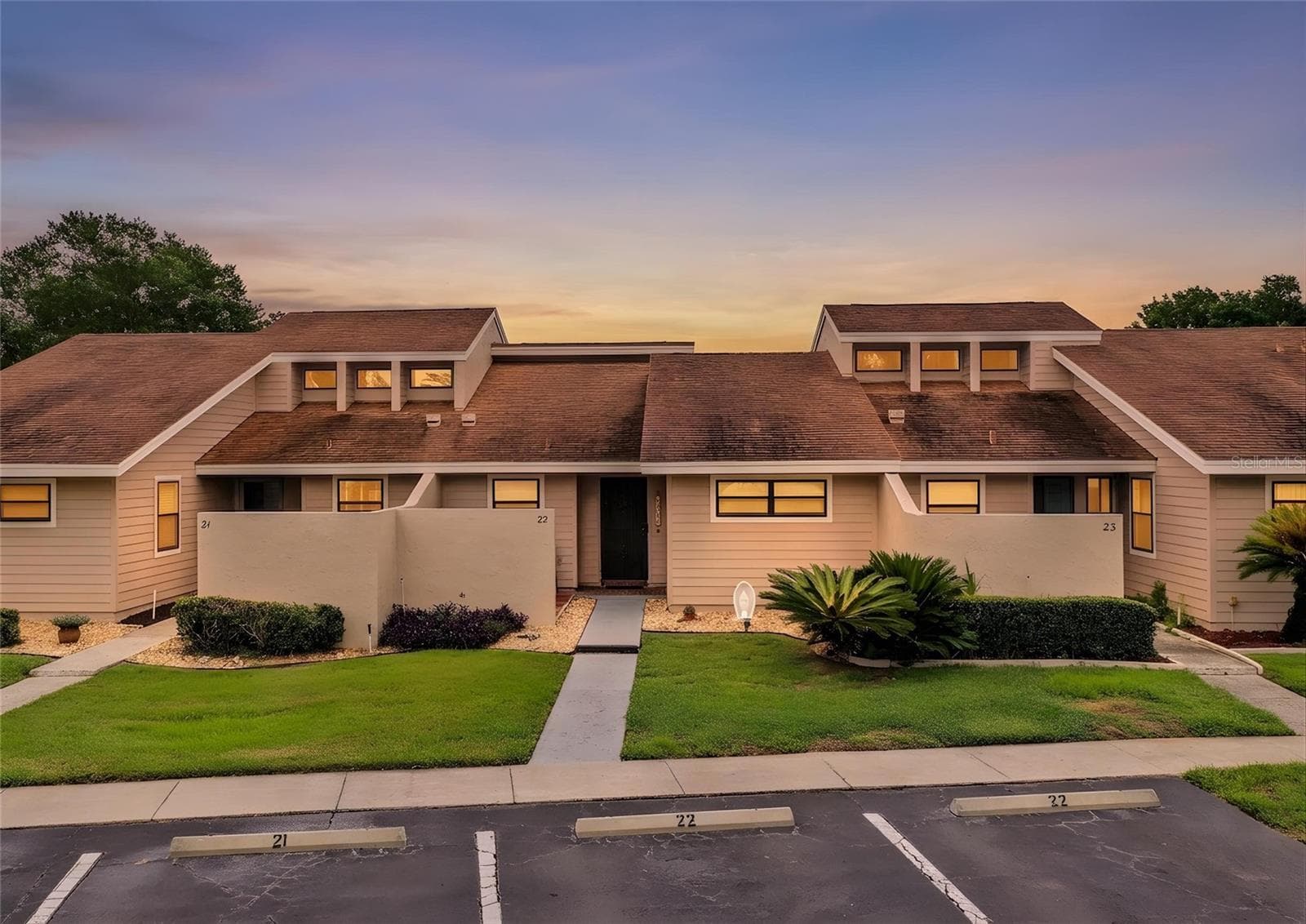 5225 IMPERIAL LAKES BLVD #22