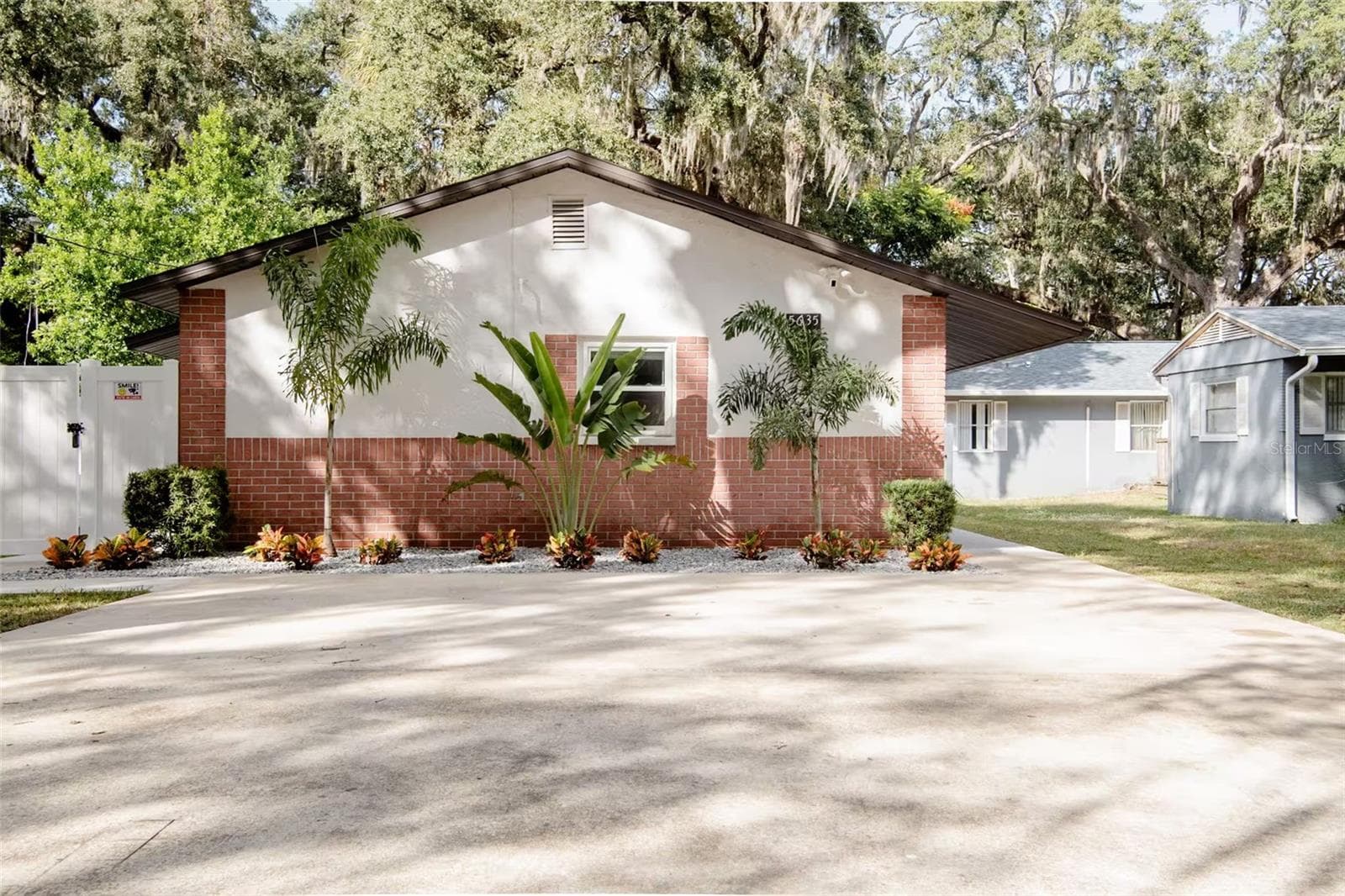 5635 MONTANA AVE