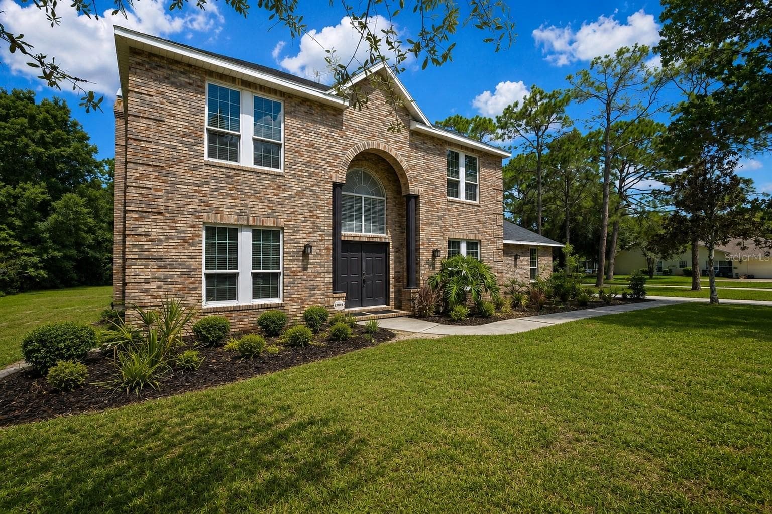 7377 ROYAL OAK DR