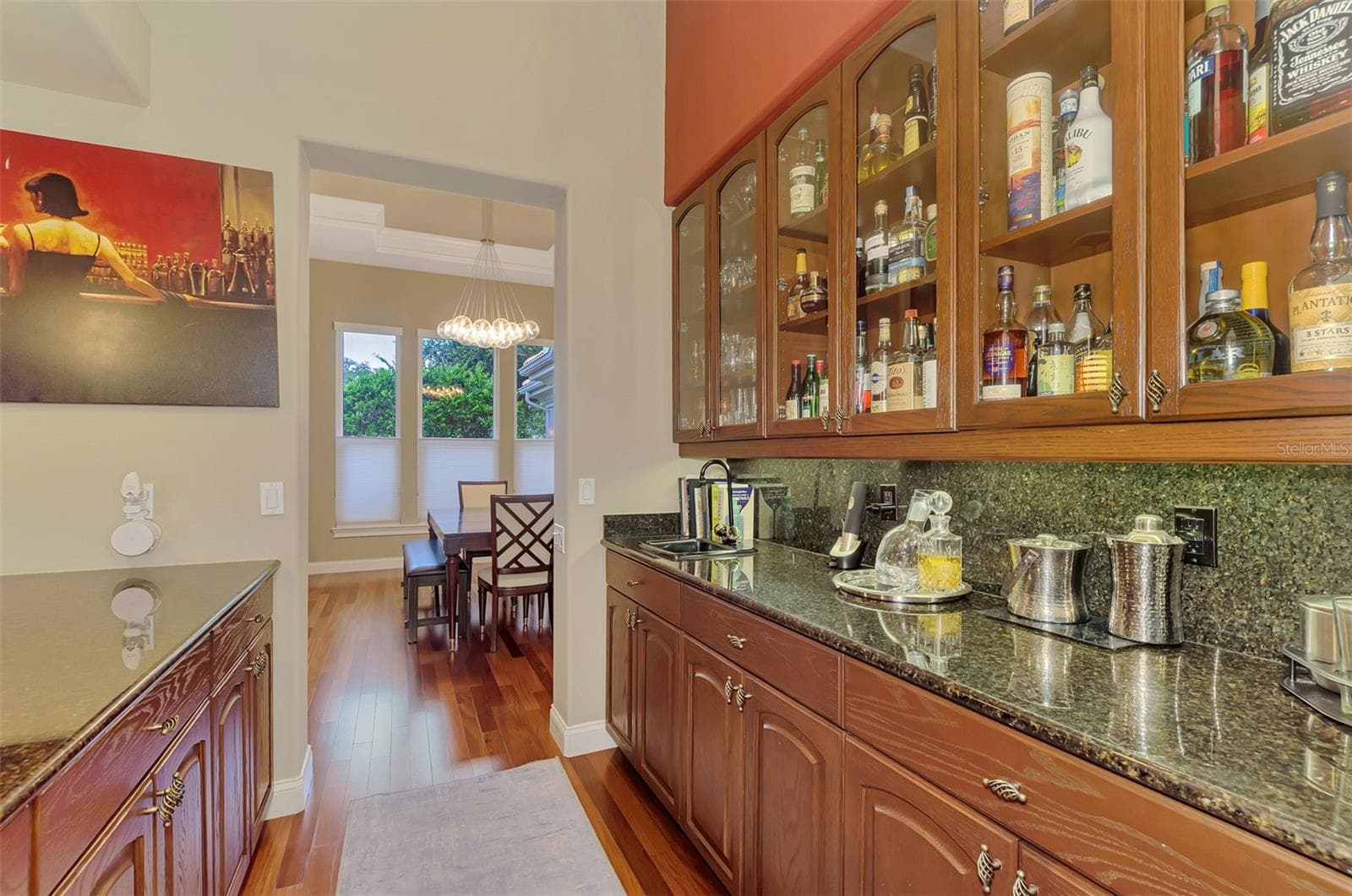 Wet bar with TONS of storage - 7767 ALISTER MACKENZIE DR, SARASOTA