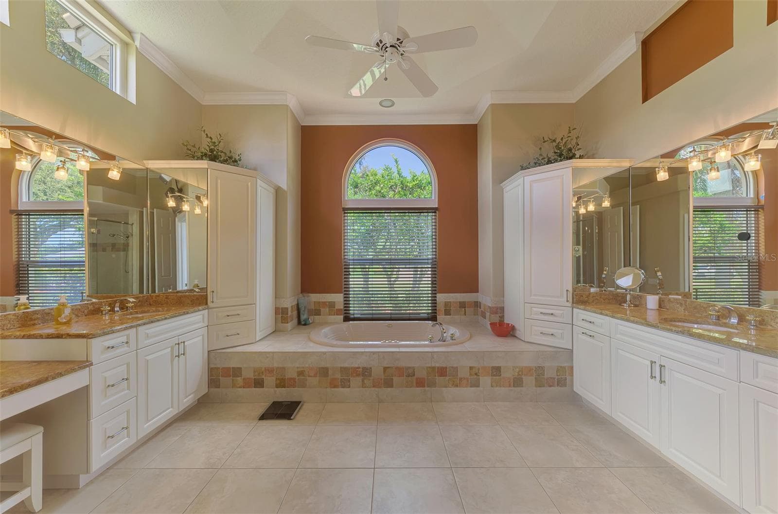 Primary bathroom - 7767 ALISTER MACKENZIE DR, SARASOTA