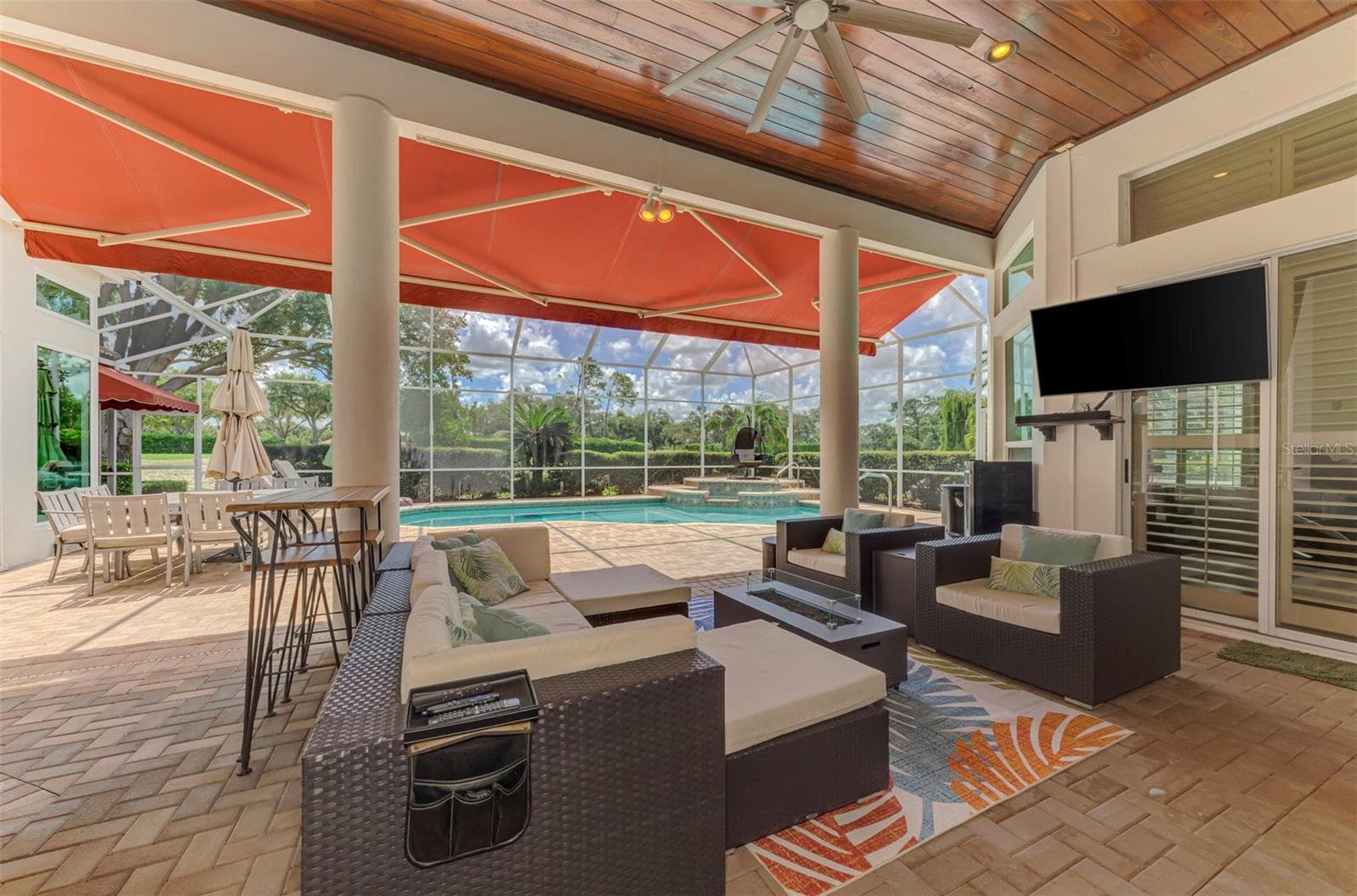 Patio, with retractable awning - 7767 ALISTER MACKENZIE DR, SARASOTA