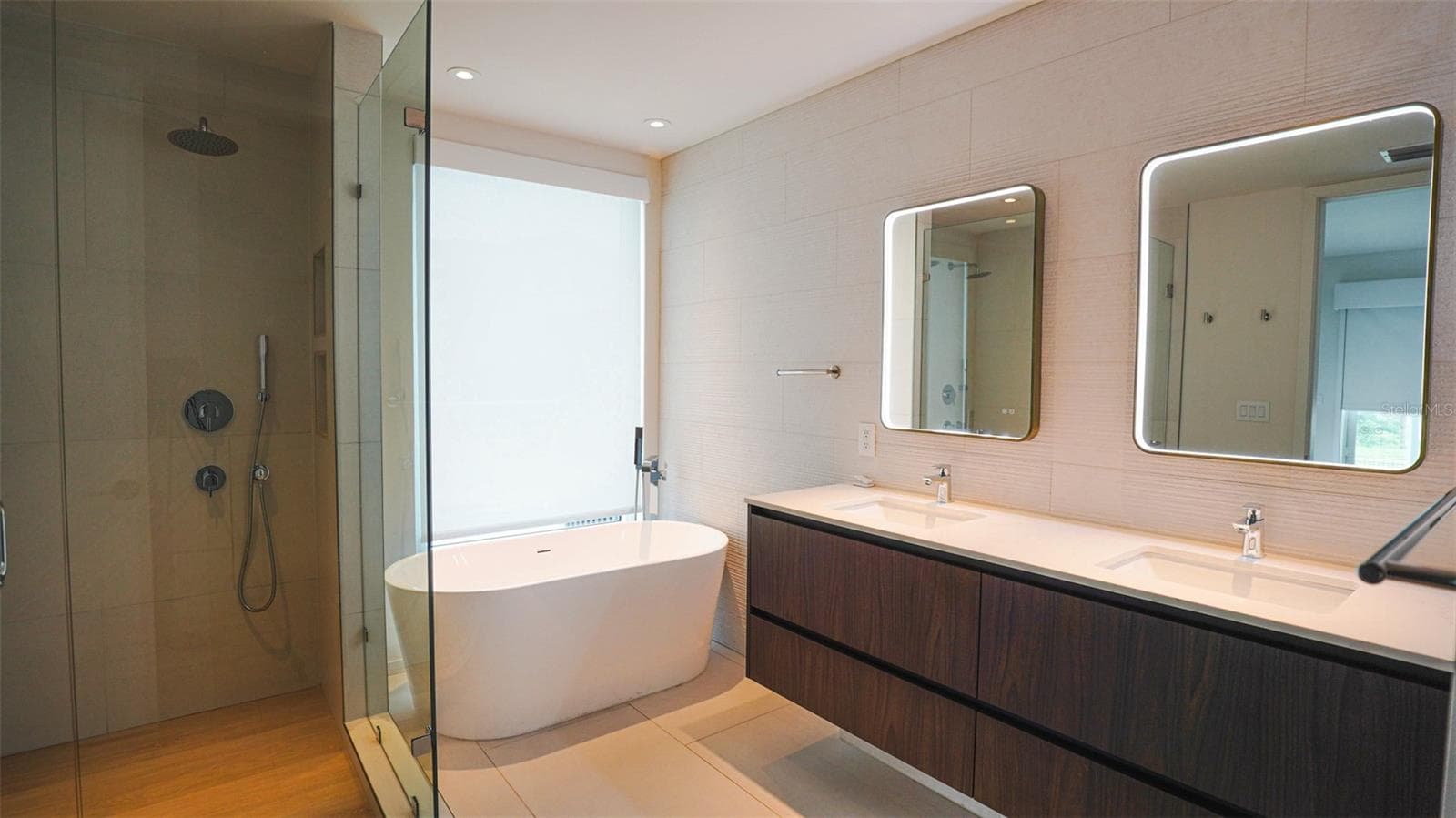 Master Bath - Double Shower and Separate Soaking Tub - 1020 SUNSET POINT RD #103, CLEARWATER