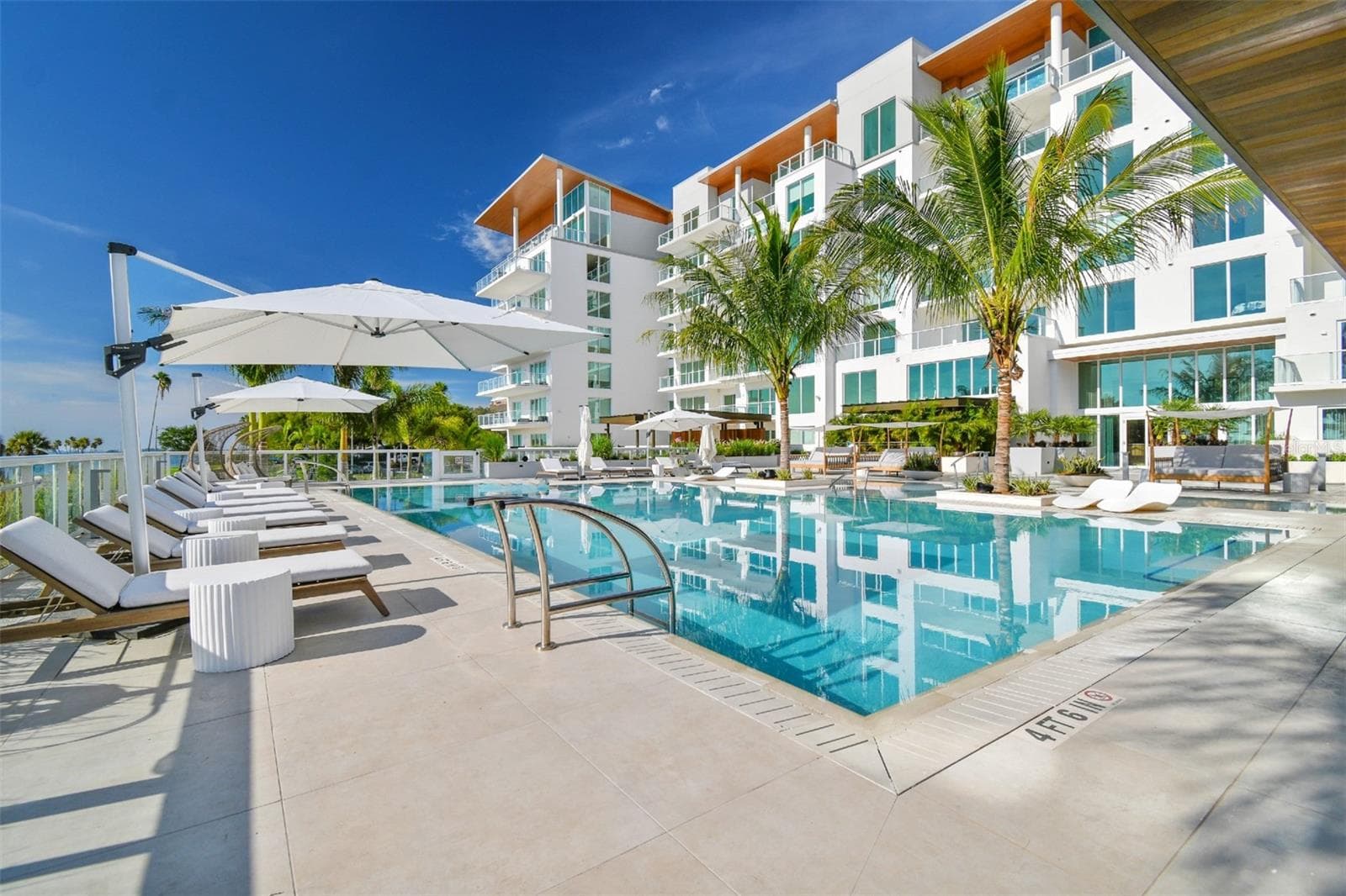 Saltwater Pool - 1020 SUNSET POINT RD #103, CLEARWATER