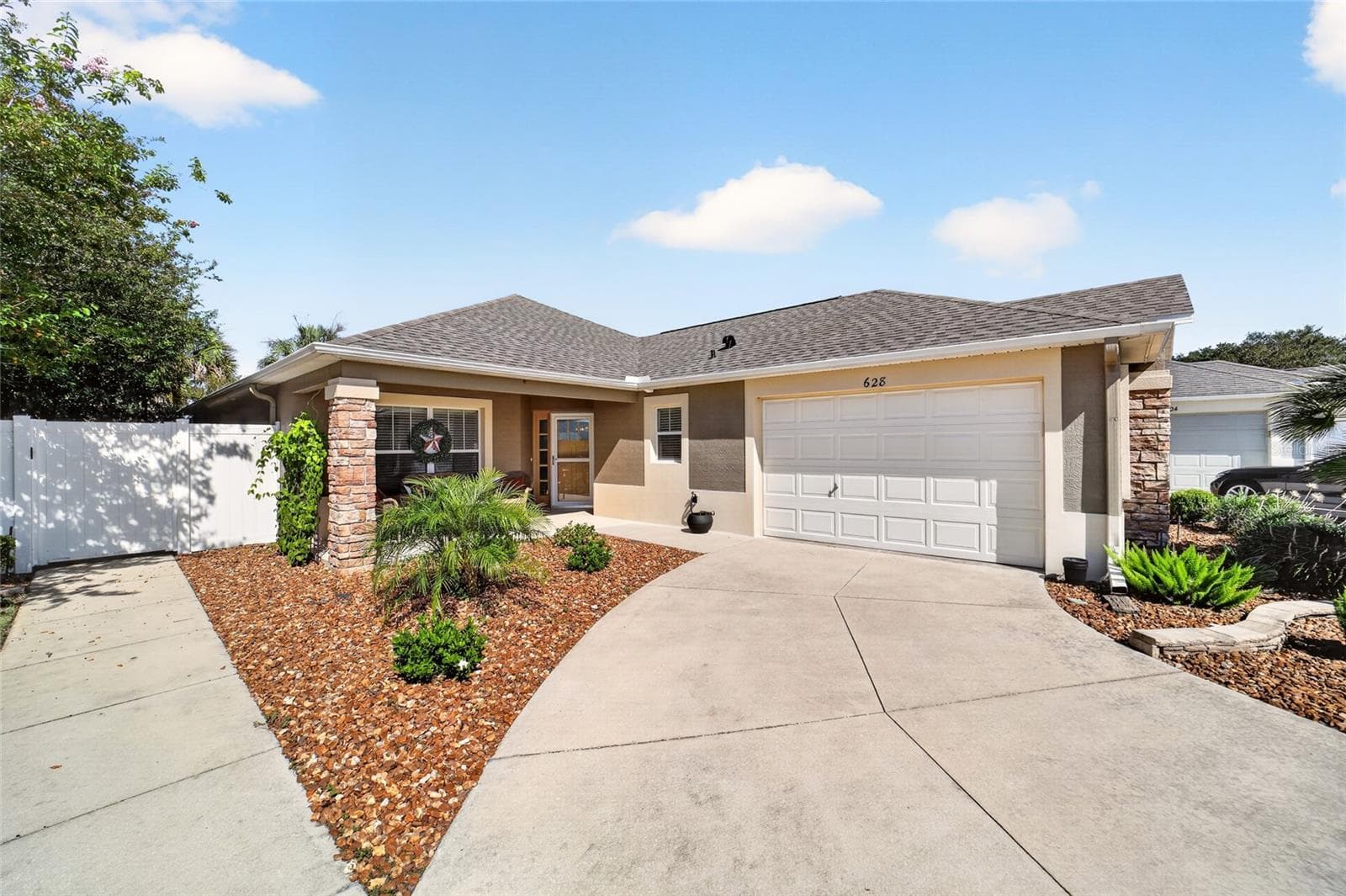 Villa at 628 BERMUDEZ CT, THE VILLAGES, photo 2 of 62