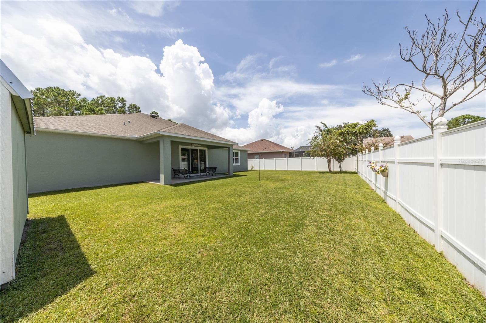 Huge back yard for the furbabies or children - 17 WHITE HAVEN LN, PALM COAST