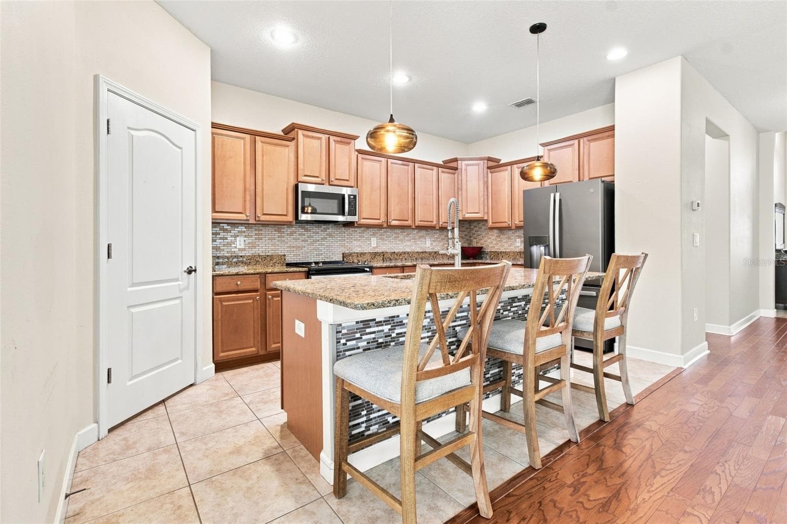 Single Family Residence at 20233 MERRY OAK AVE, TAMPA, photo 12 of 55