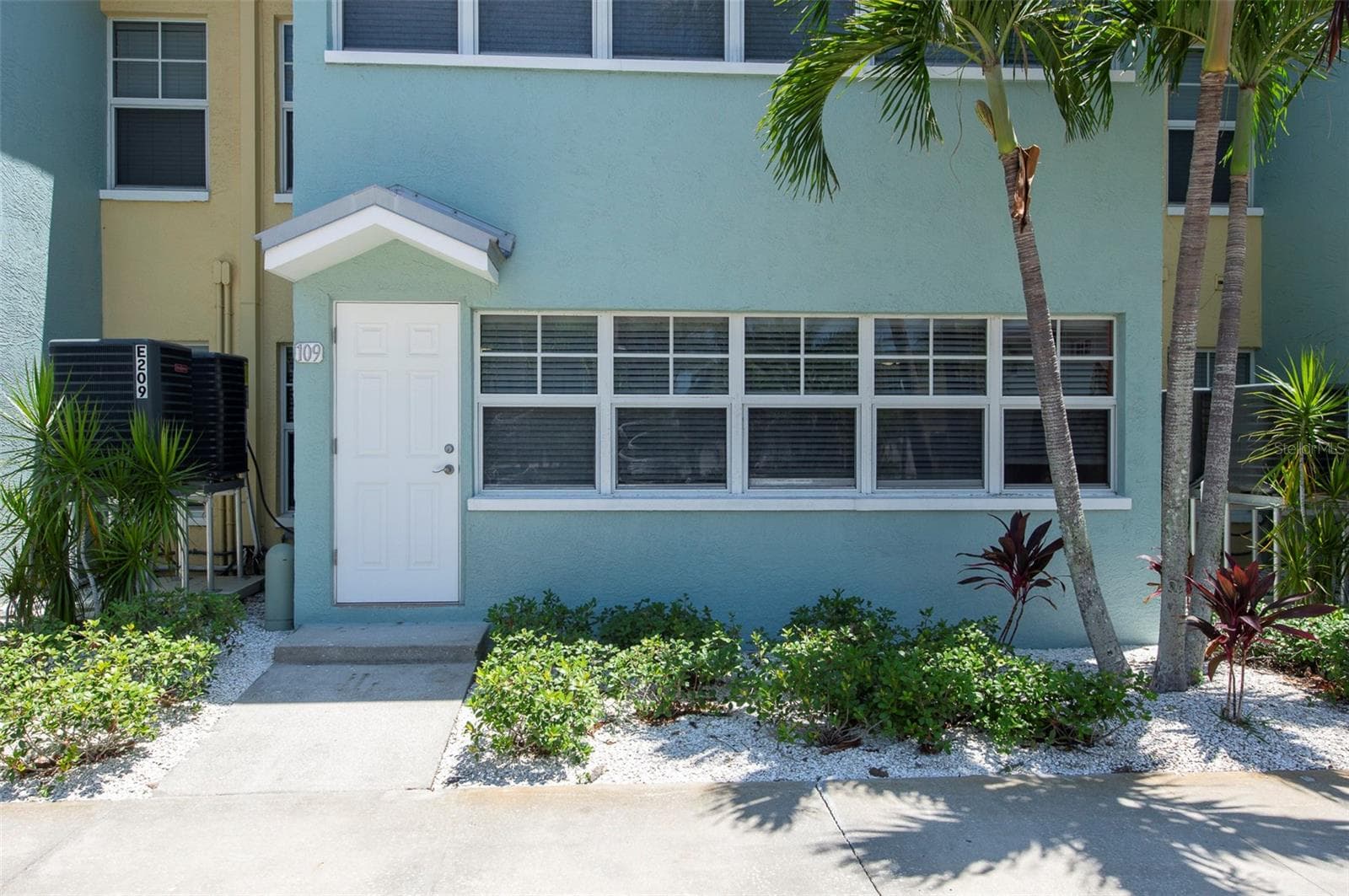 Condo - Hotel at 19417 GULF BLVD #E109, INDIAN ROCKS BEACH, photo 4 of 40