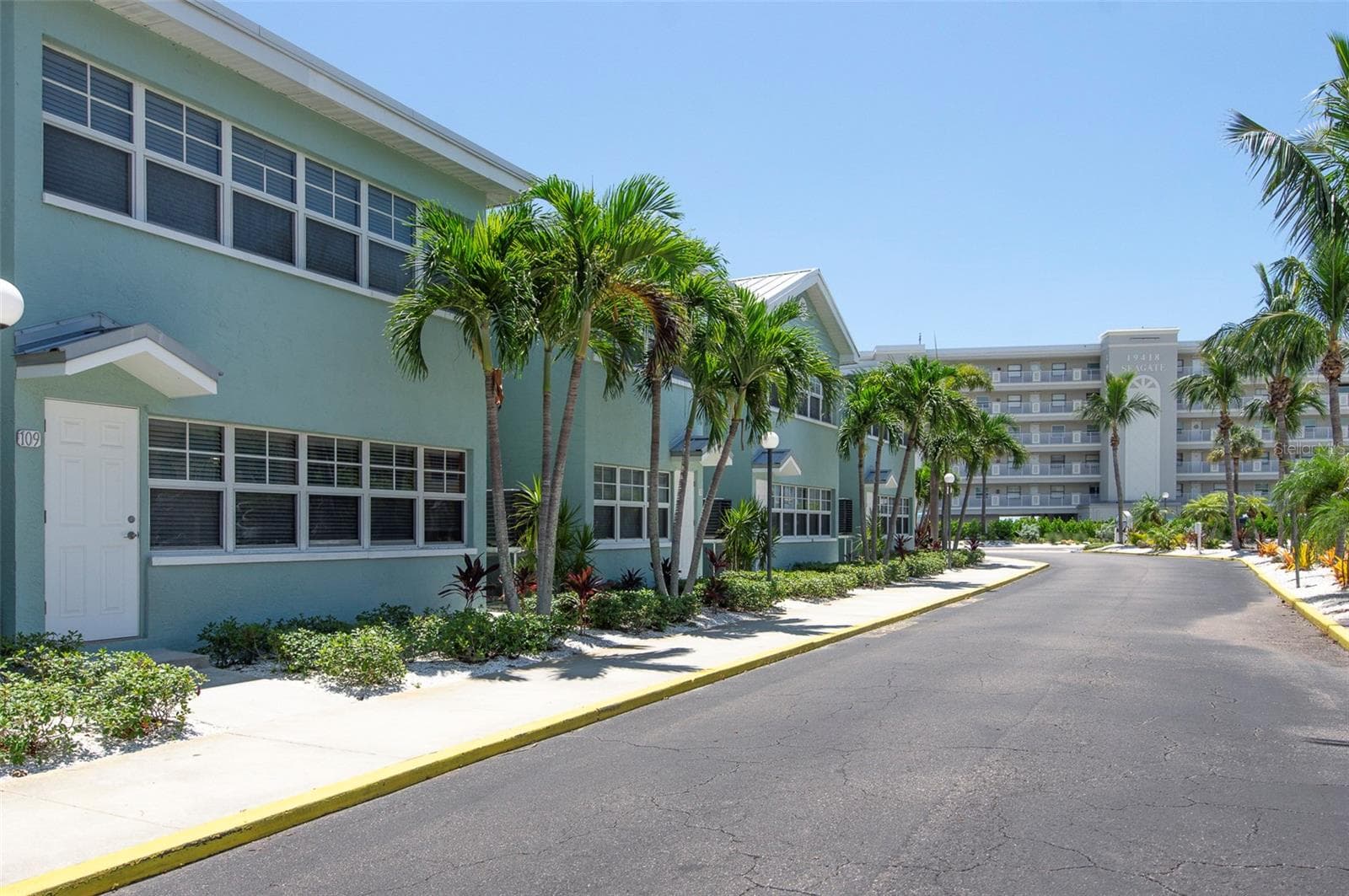 Condo - Hotel at 19417 GULF BLVD #E109, INDIAN ROCKS BEACH, photo 5 of 40
