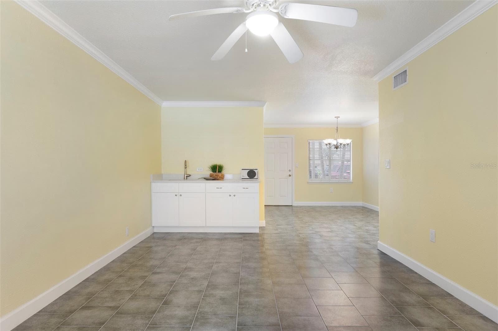 Condo - Hotel at 19417 GULF BLVD #E109, INDIAN ROCKS BEACH, photo 12 of 40