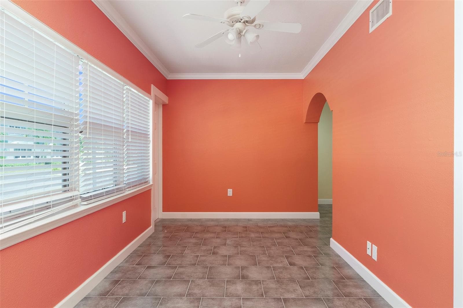 Condo - Hotel at 19417 GULF BLVD #E109, INDIAN ROCKS BEACH, photo 16 of 40