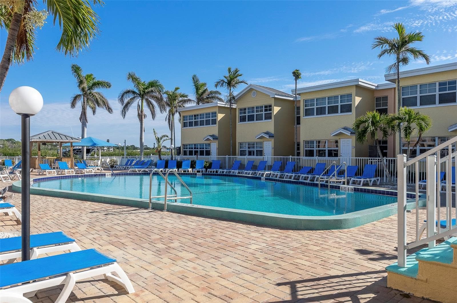 Condo - Hotel at 19417 GULF BLVD #E109, INDIAN ROCKS BEACH, photo 23 of 40
