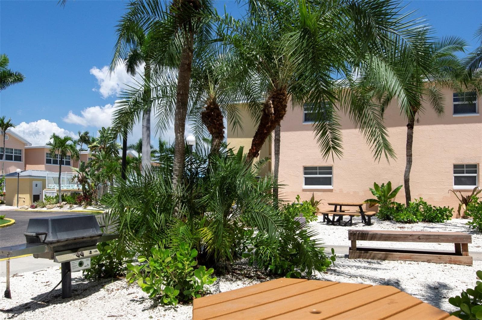 Condo - Hotel at 19417 GULF BLVD #E109, INDIAN ROCKS BEACH, photo 24 of 40