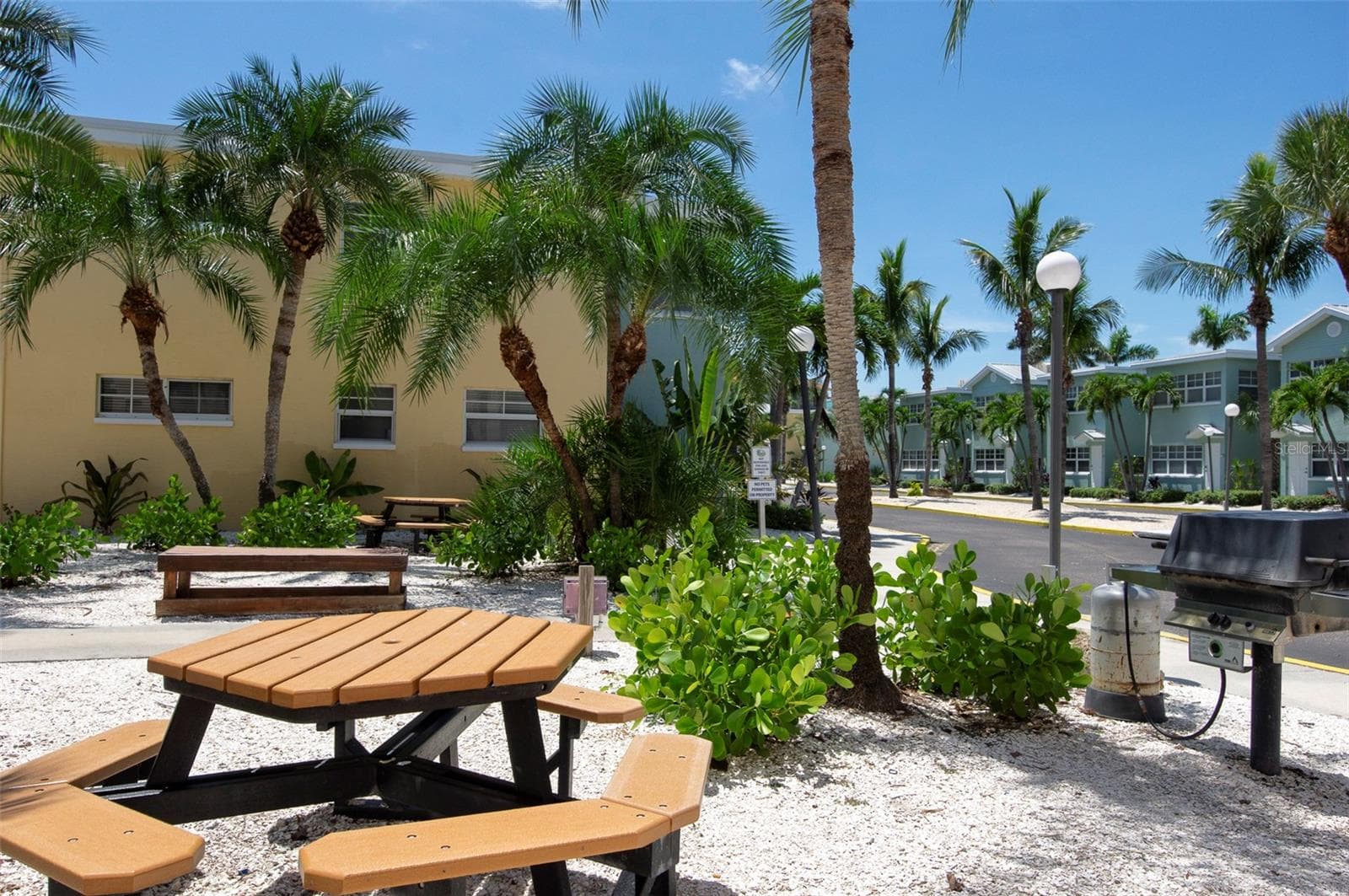 Condo - Hotel at 19417 GULF BLVD #E109, INDIAN ROCKS BEACH, photo 25 of 40