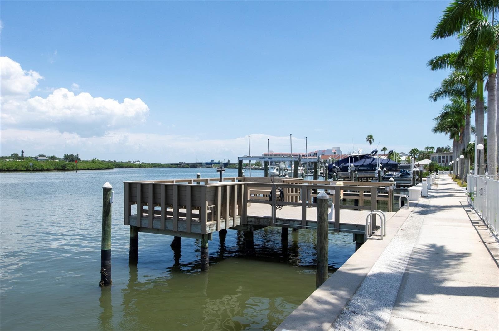 Condo - Hotel at 19417 GULF BLVD #E109, INDIAN ROCKS BEACH, photo 27 of 40