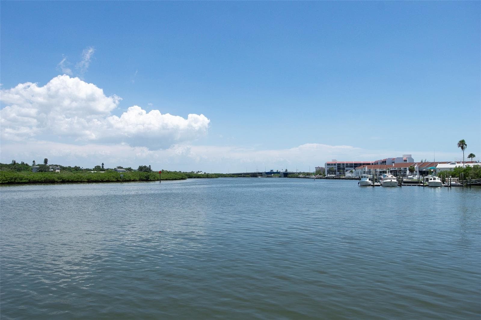 Condo - Hotel at 19417 GULF BLVD #E109, INDIAN ROCKS BEACH, photo 28 of 40