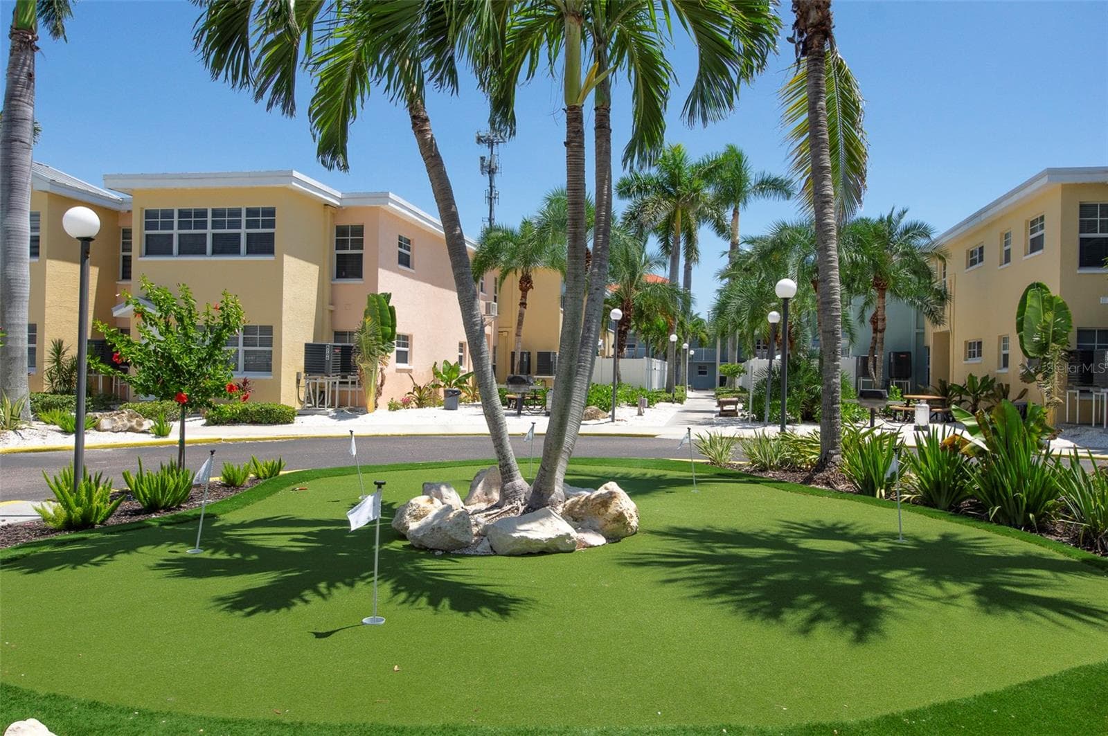 Condo - Hotel at 19417 GULF BLVD #E109, INDIAN ROCKS BEACH, photo 31 of 40