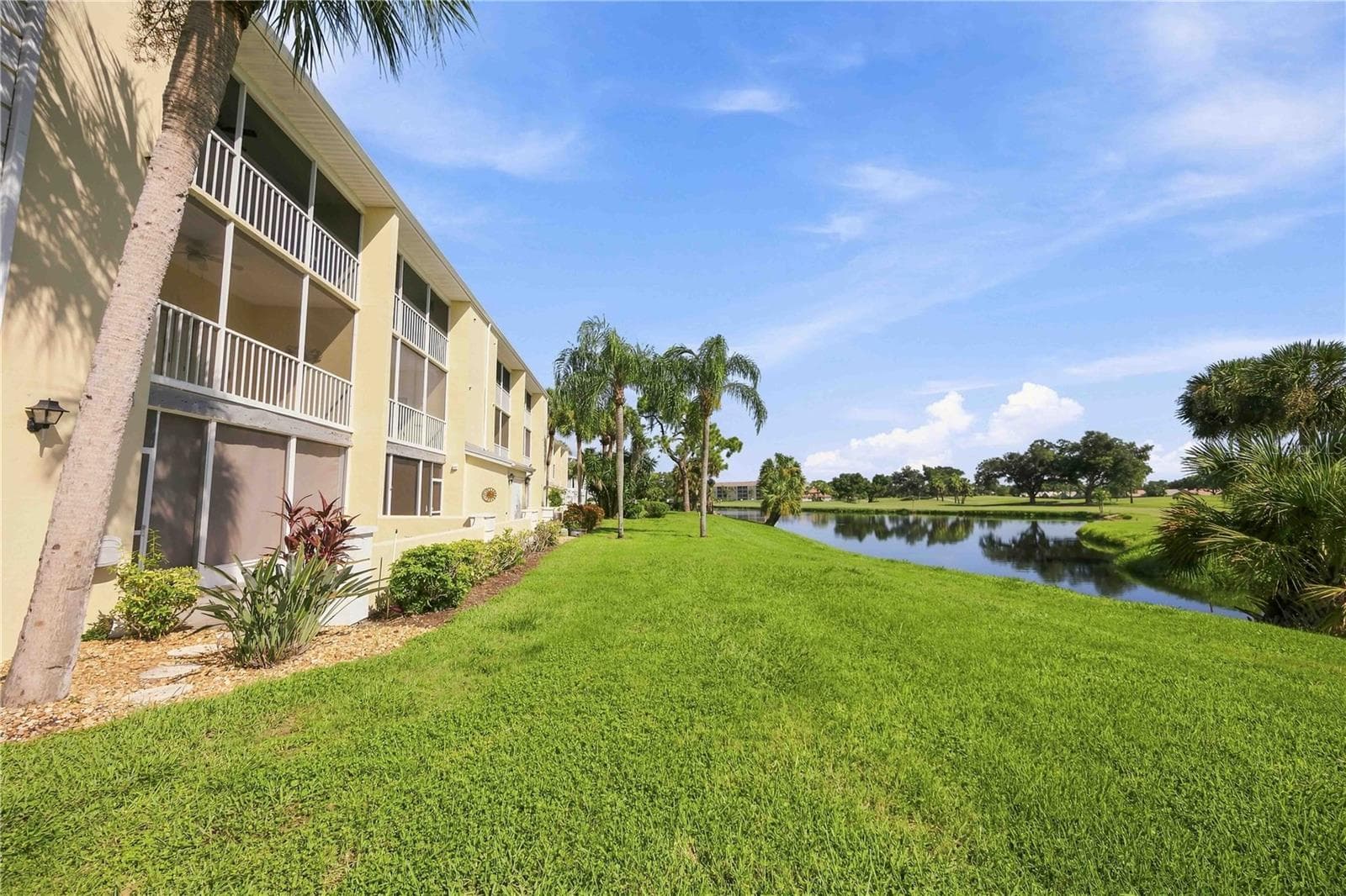 Condominium at 406 CERROMAR CIR N #328, VENICE, photo 44 of 61