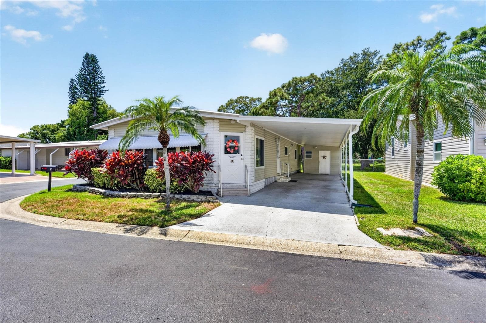 Manufactured Home at 12501 ULMERTON RD #5, LARGO, photo 2 of 32