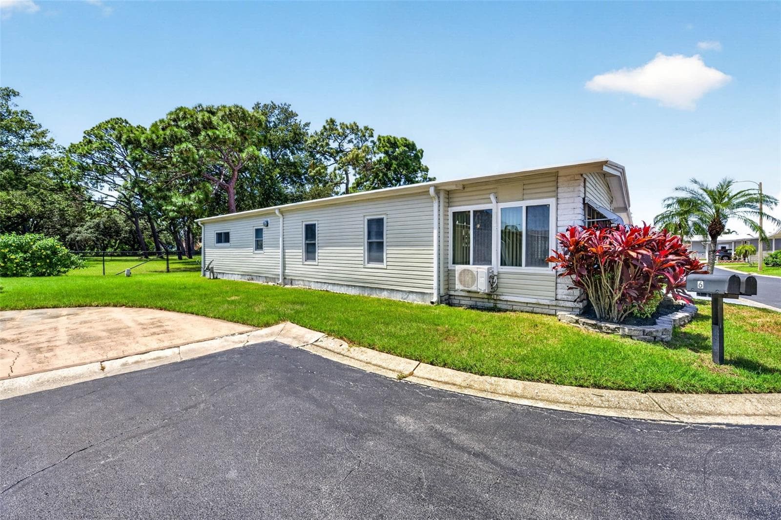 Manufactured Home at 12501 ULMERTON RD #5, LARGO, photo 3 of 32