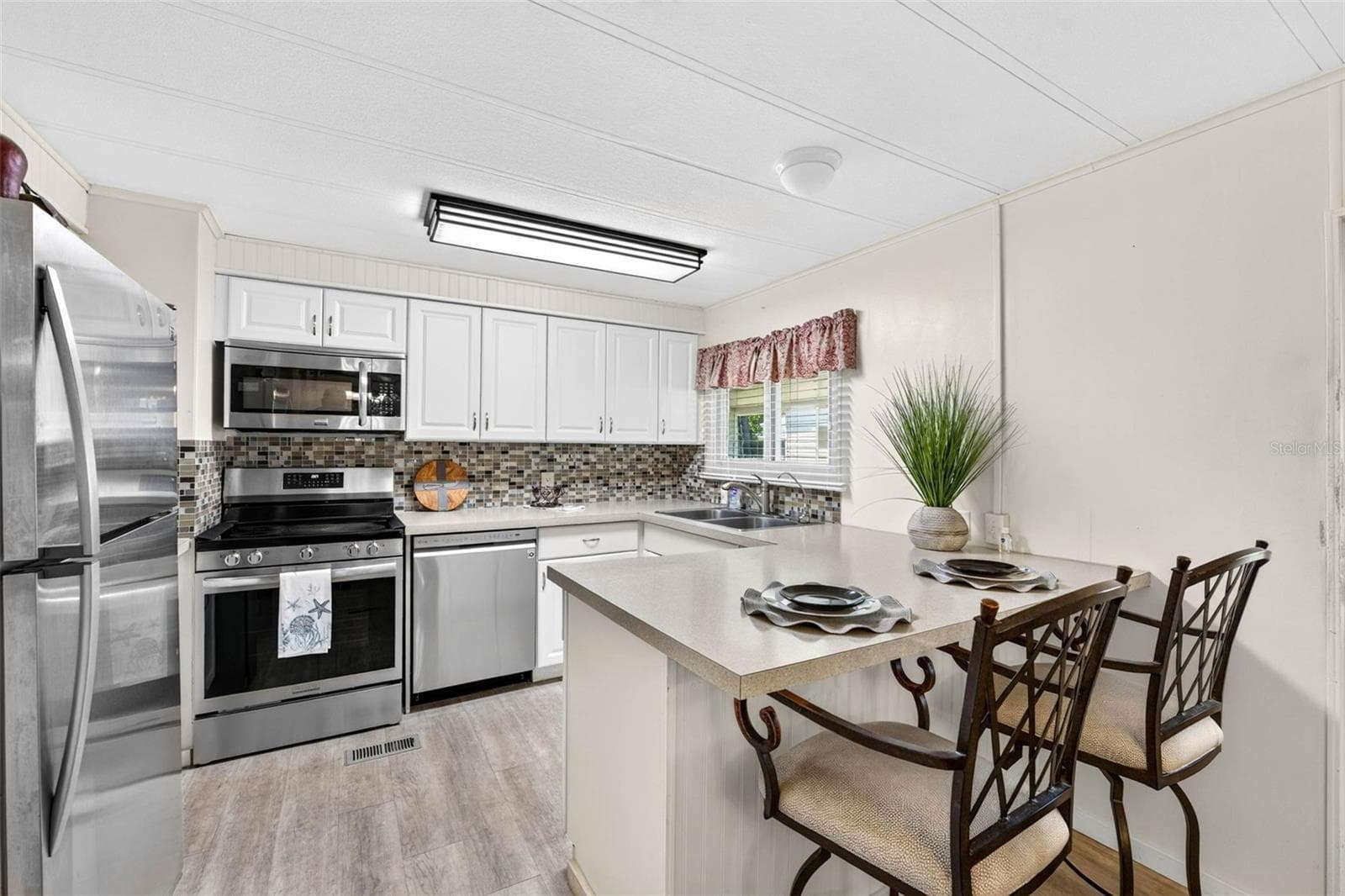 Manufactured Home at 12501 ULMERTON RD #5, LARGO, photo 9 of 32