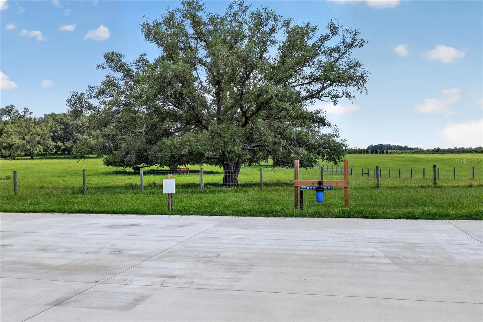 RV Pad with utilities - 20500 NW 27TH ST, MORRISTON