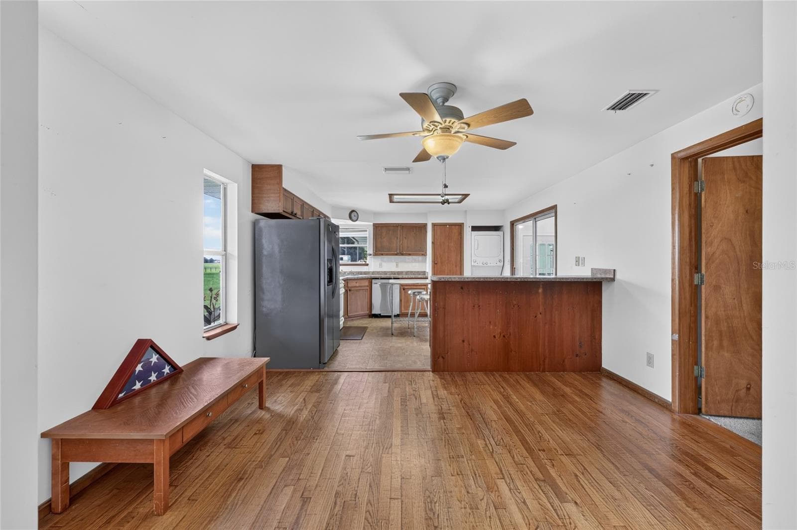 Dining Area - 20500 NW 27TH ST, MORRISTON