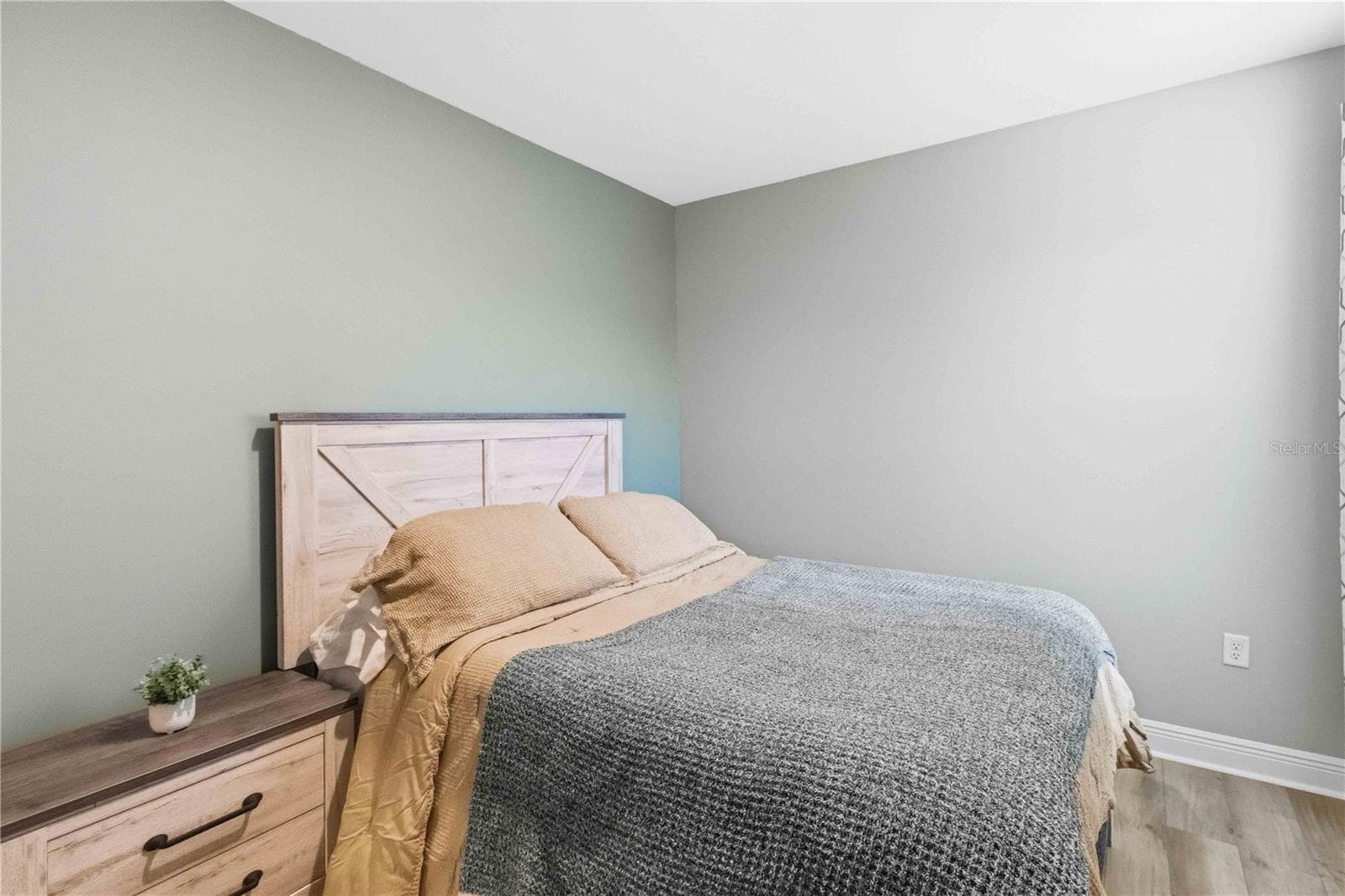 Single Family Residence at 10007 DOLPHIN GULL CIR, THONOTOSASSA, photo 14 of 32