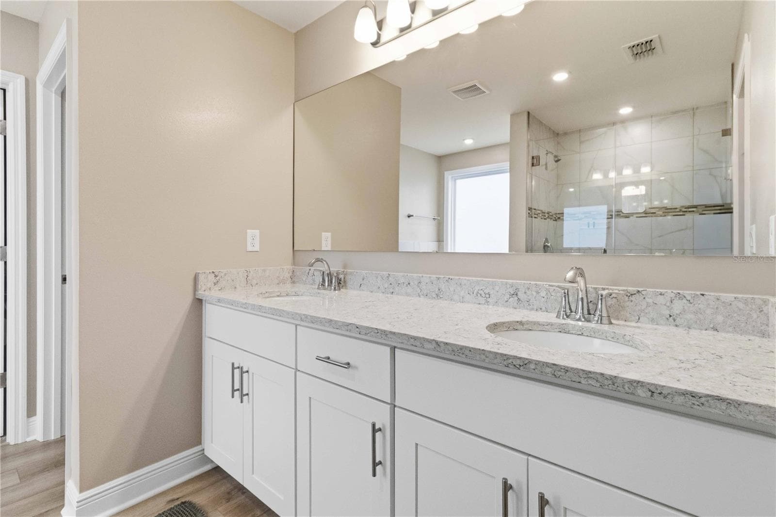 Single Family Residence at 10007 DOLPHIN GULL CIR, THONOTOSASSA, photo 10 of 32