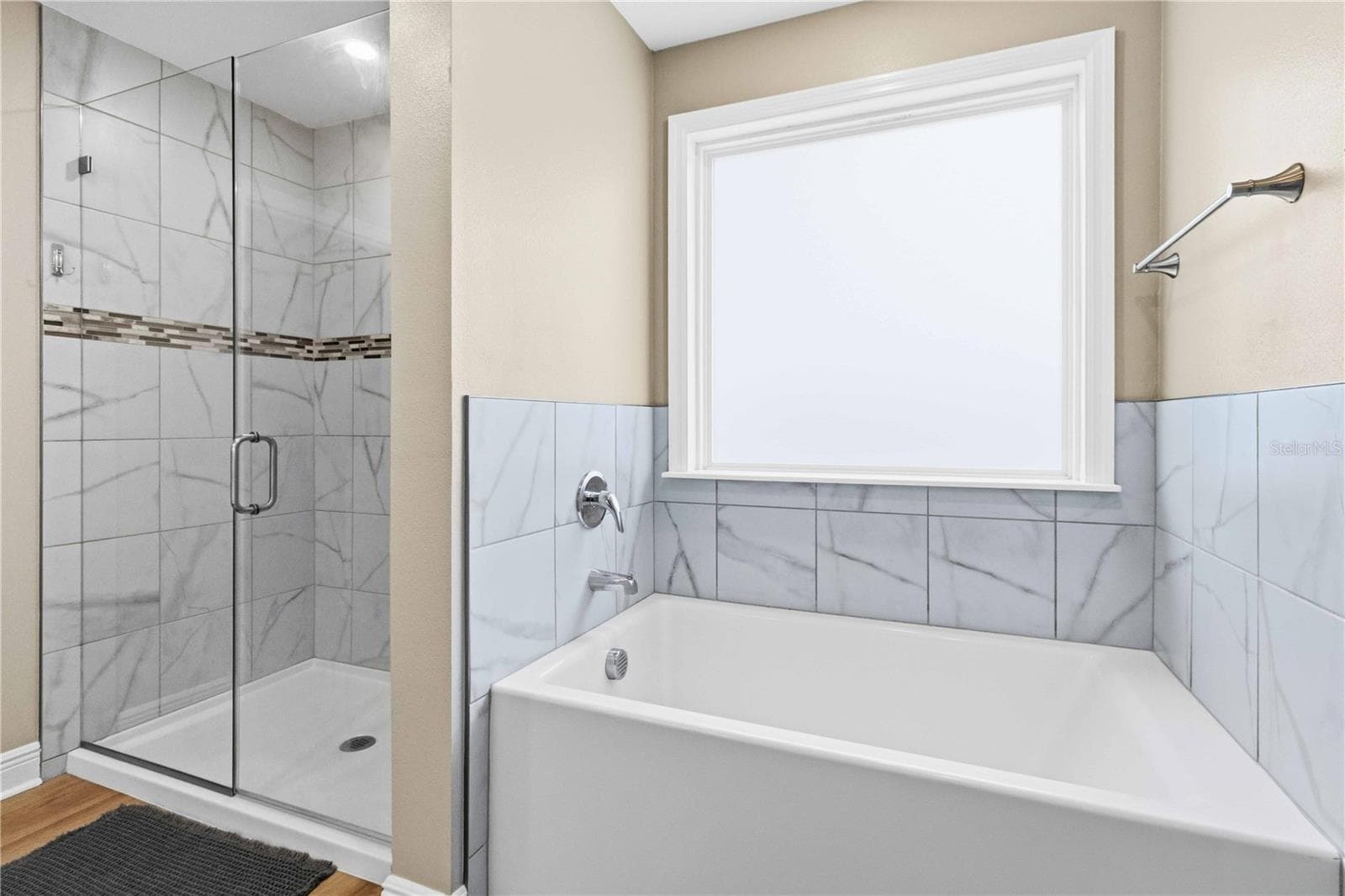 Single Family Residence at 10007 DOLPHIN GULL CIR, THONOTOSASSA, photo 12 of 32