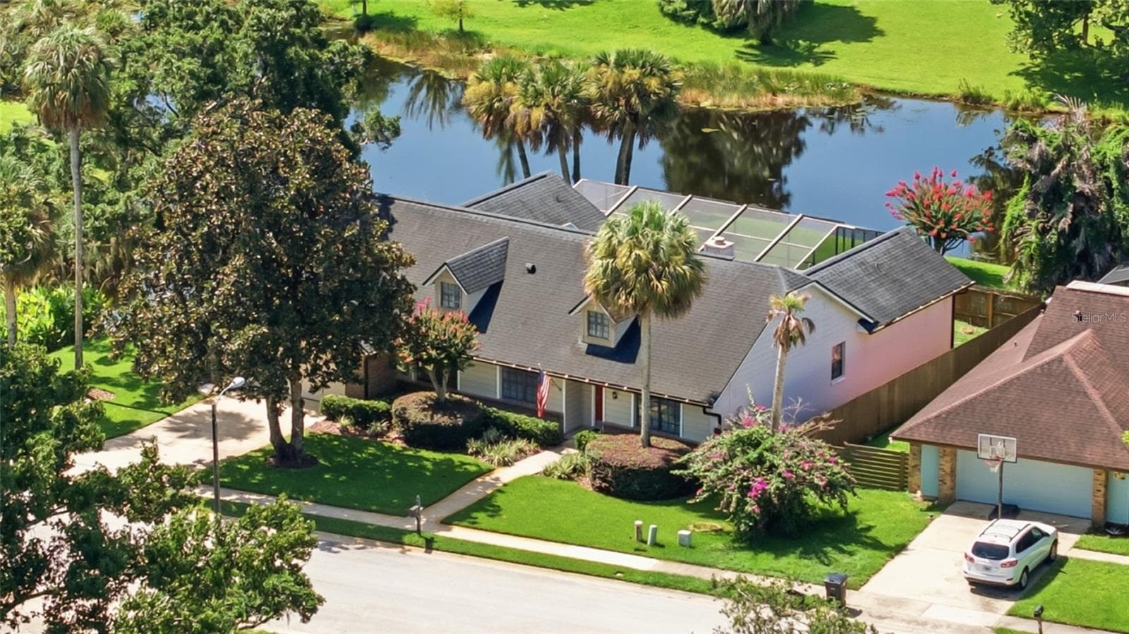 807 RIVERBEND BLVD