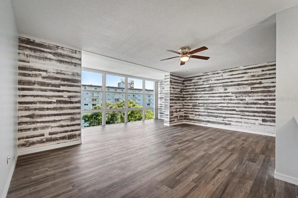 New luxury vinyl floors - 1224 S PENINSULA DR #621, DAYTONA BEACH