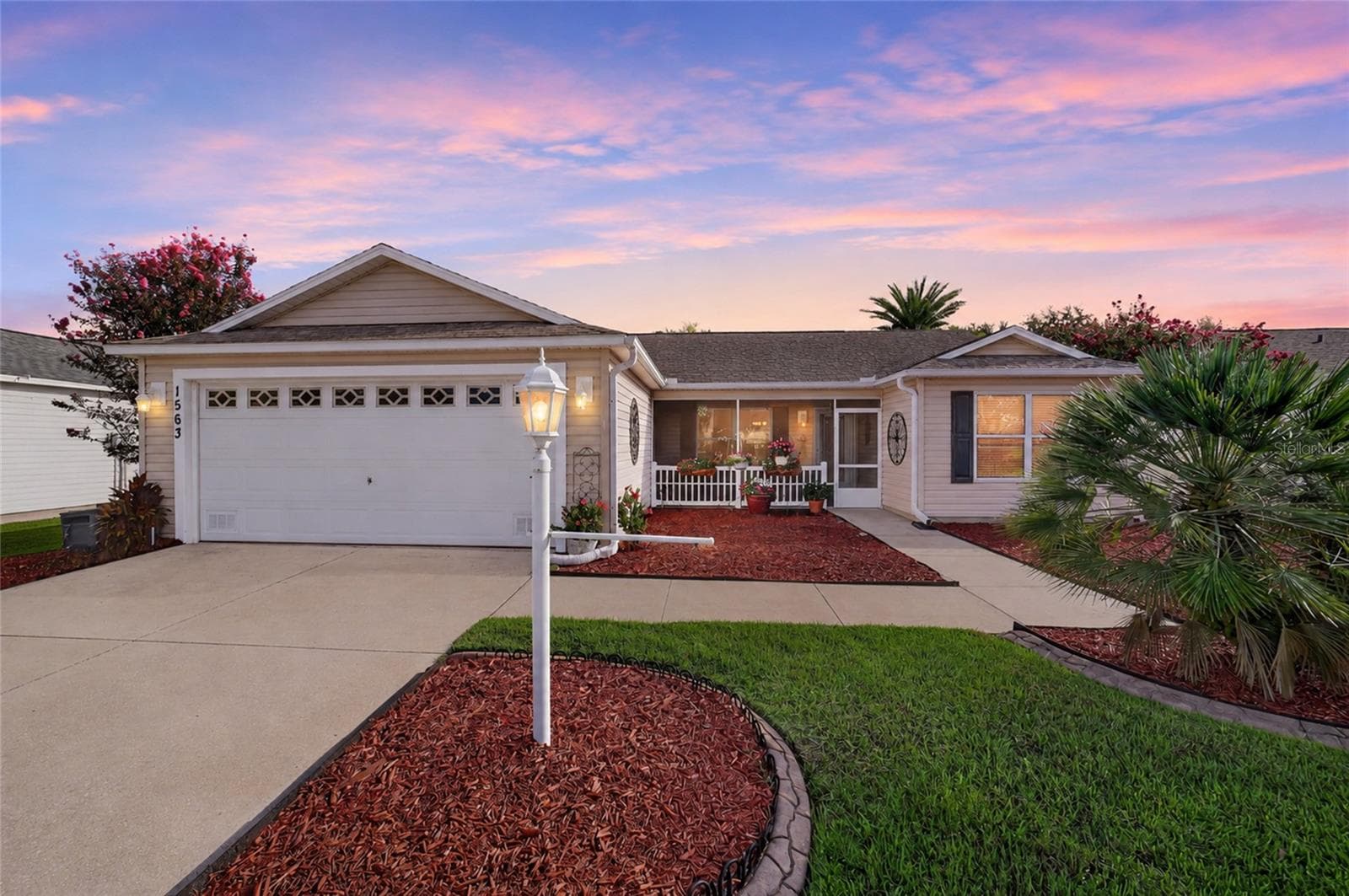 1563 HOLLYBERRY PL