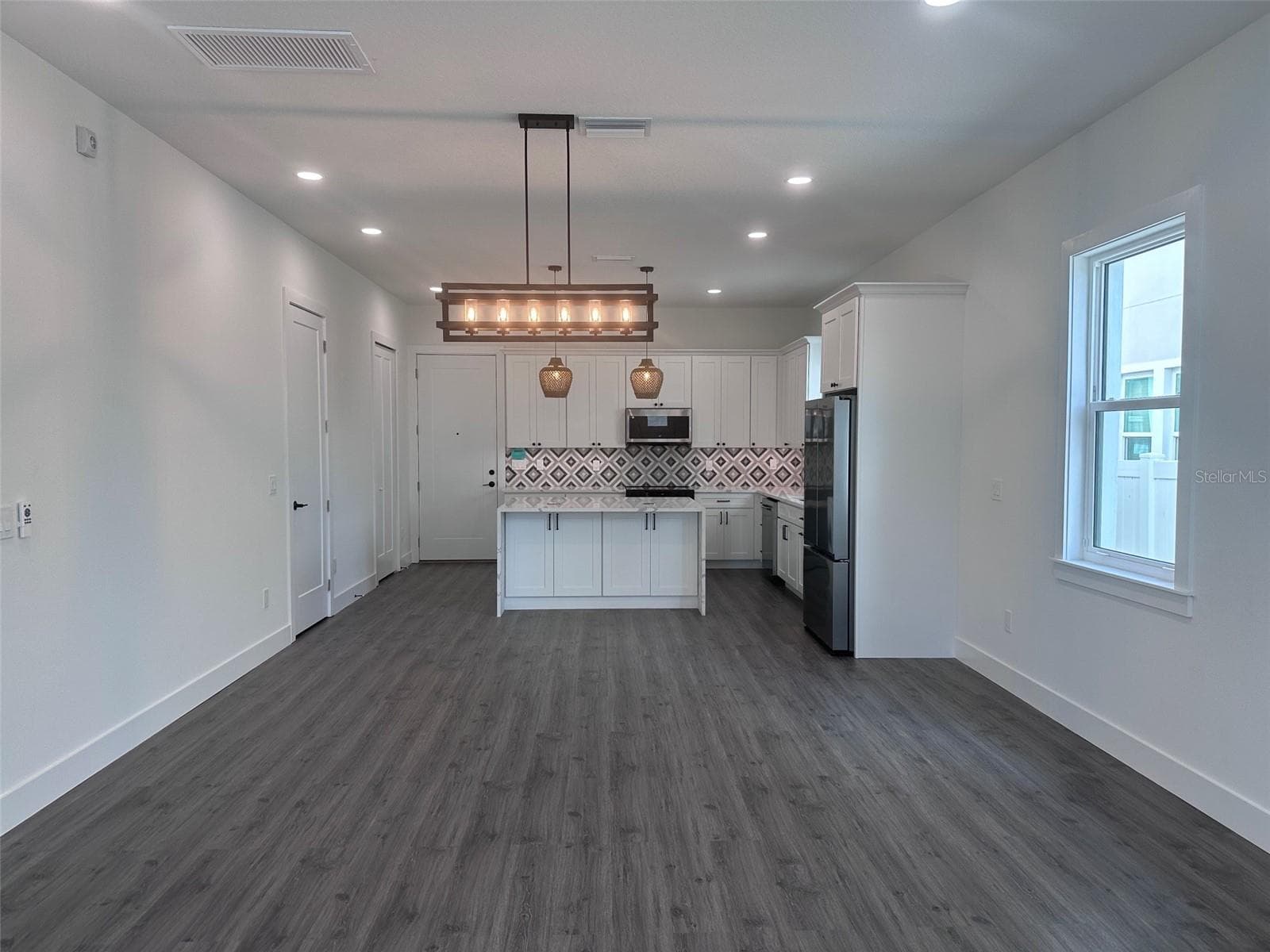 Townhouse at 1525 29TH AVE N, ST PETERSBURG, photo 7 of 24