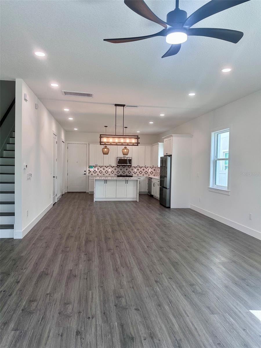 Townhouse at 1525 29TH AVE N, ST PETERSBURG, photo 8 of 24