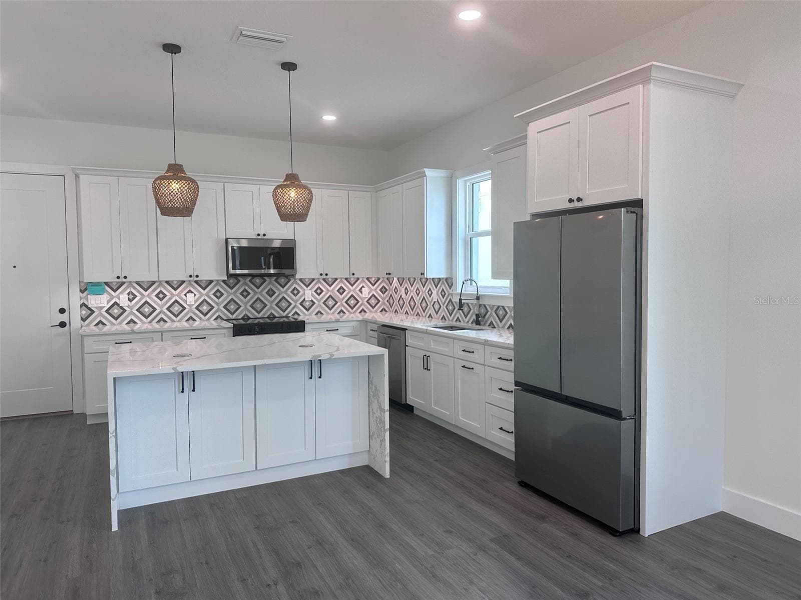 Townhouse at 1525 29TH AVE N, ST PETERSBURG, photo 11 of 24