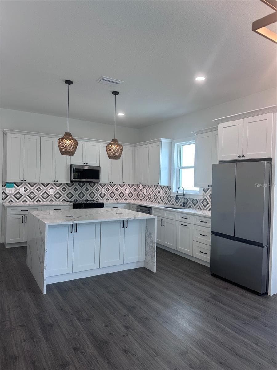 Townhouse at 1525 29TH AVE N, ST PETERSBURG, photo 12 of 24