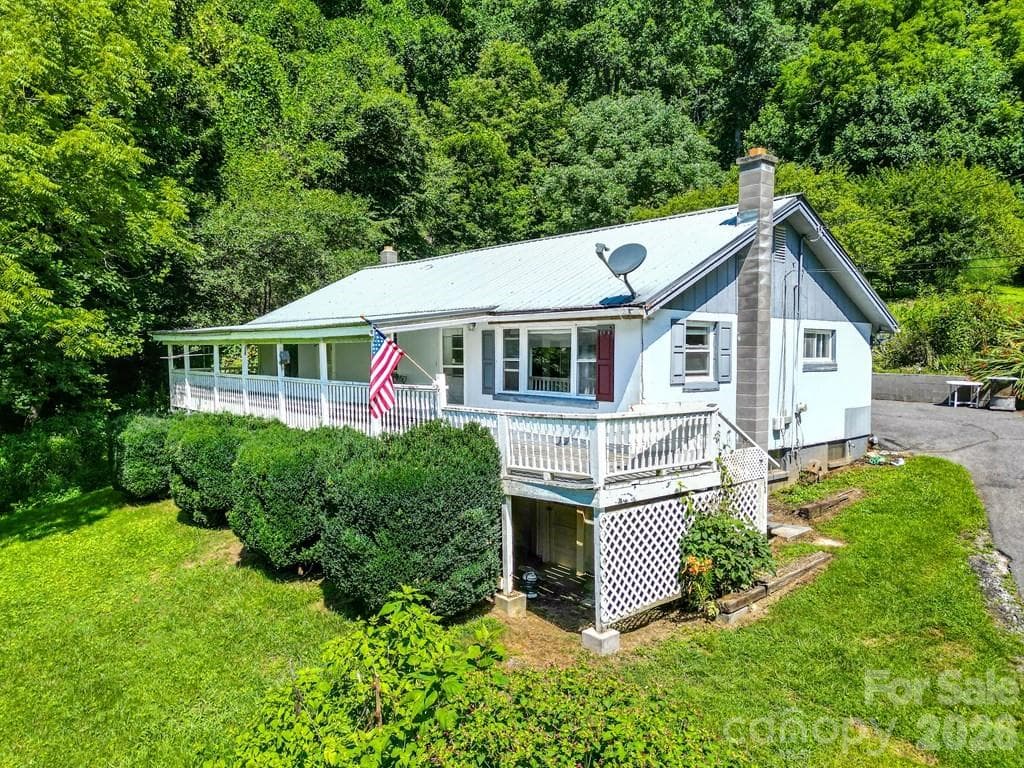 Single Family Residence at 901 Rufus Robinson Road, Sylva, photo 7 of 48