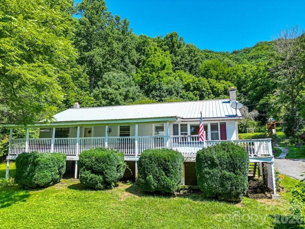 Single Family Residence at 901 Rufus Robinson Road, Sylva, photo 8 of 48