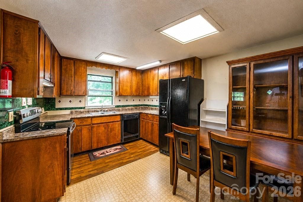 Single Family Residence at 901 Rufus Robinson Road, Sylva, photo 13 of 48