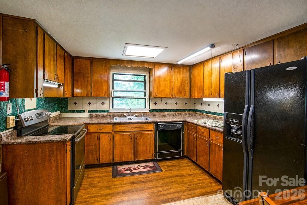 Single Family Residence at 901 Rufus Robinson Road, Sylva, photo 15 of 48