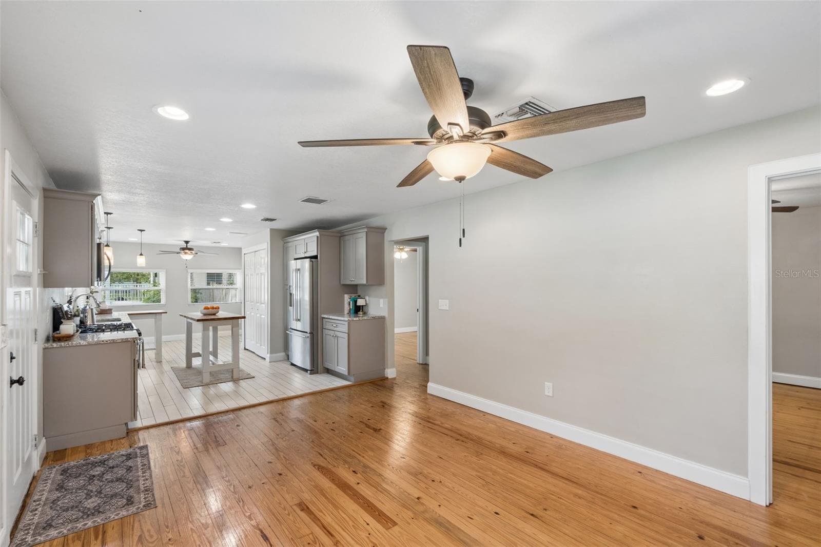 Single Family Residence at 140 PAGE ST, ORLANDO, photo 6 of 19