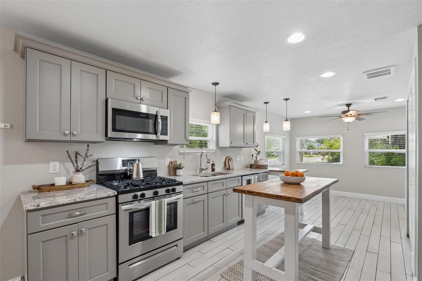 Single Family Residence at 140 PAGE ST, ORLANDO, photo 8 of 19