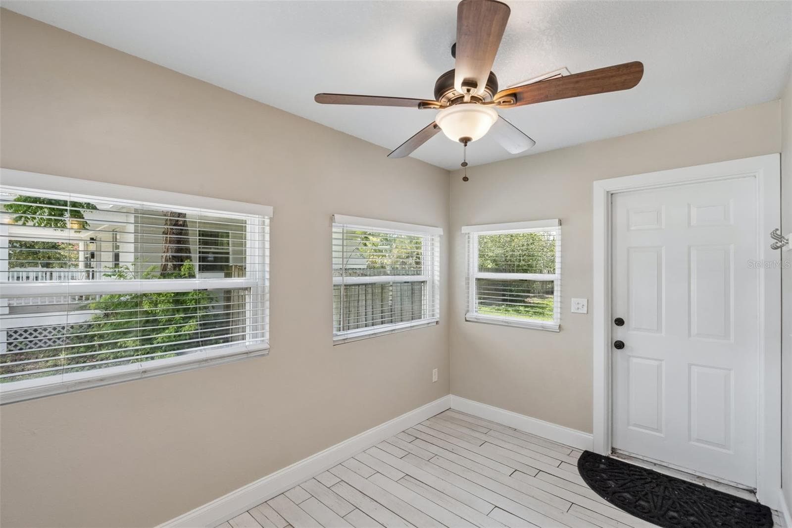 Single Family Residence at 140 PAGE ST, ORLANDO, photo 16 of 19