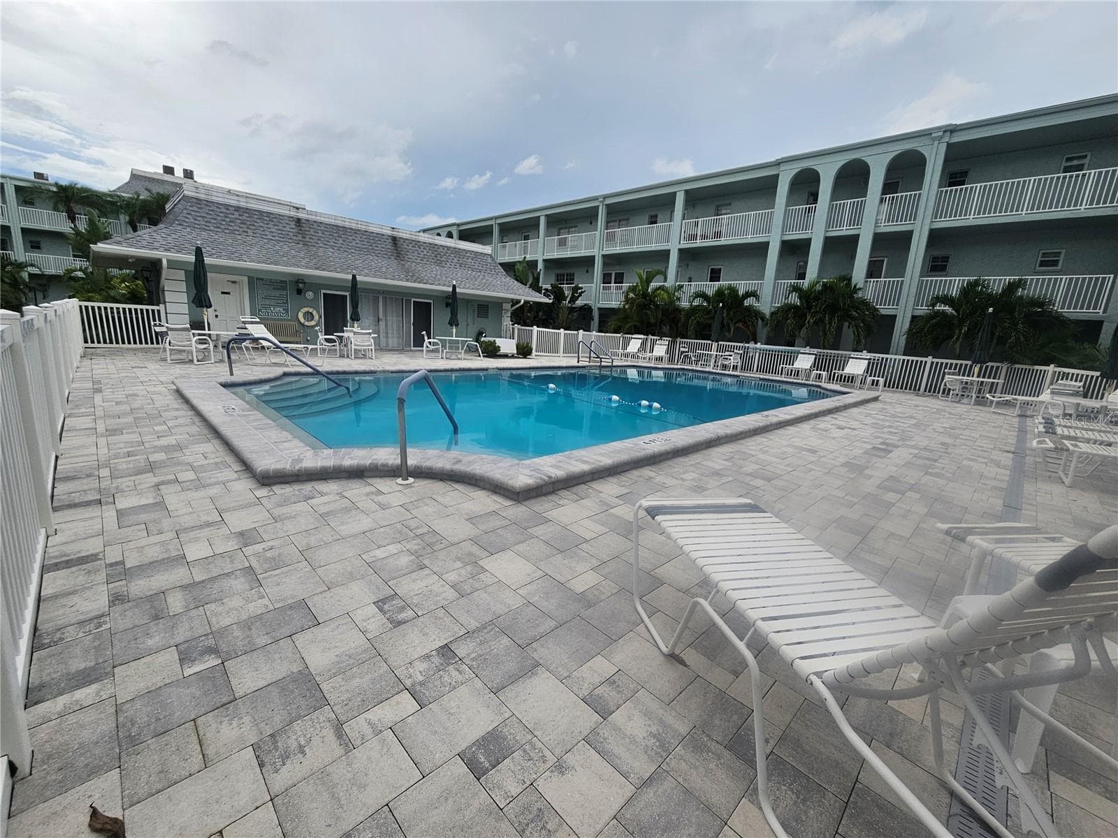 Condominium at 1706 BELLEAIR FOREST DR #310, BELLEAIR, photo 13 of 14