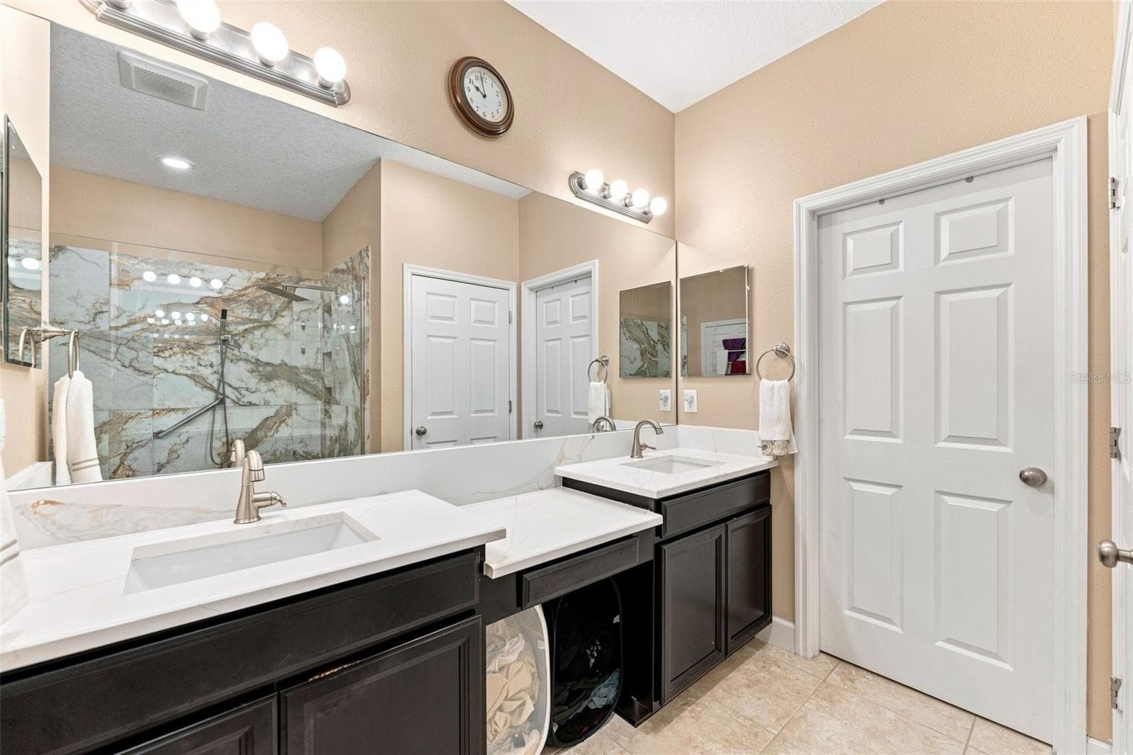 Townhouse at 8738 TERRACINA LAKE DR, TAMPA, photo 12 of 26