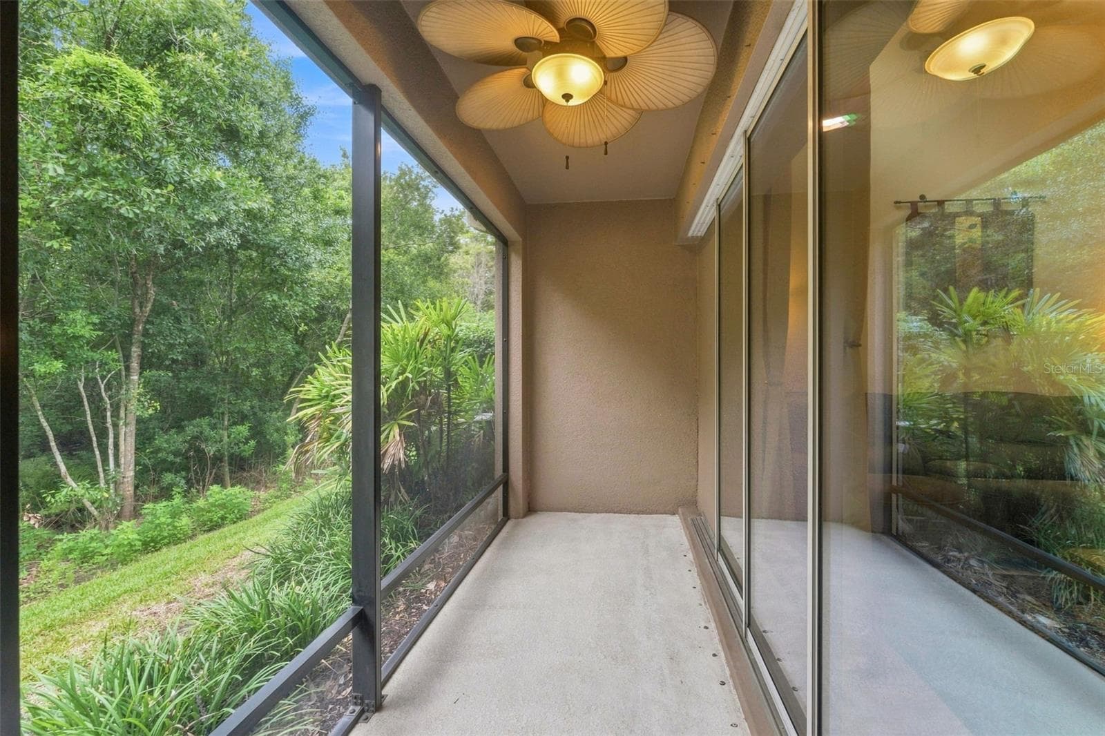 Townhouse at 8738 TERRACINA LAKE DR, TAMPA, photo 24 of 26
