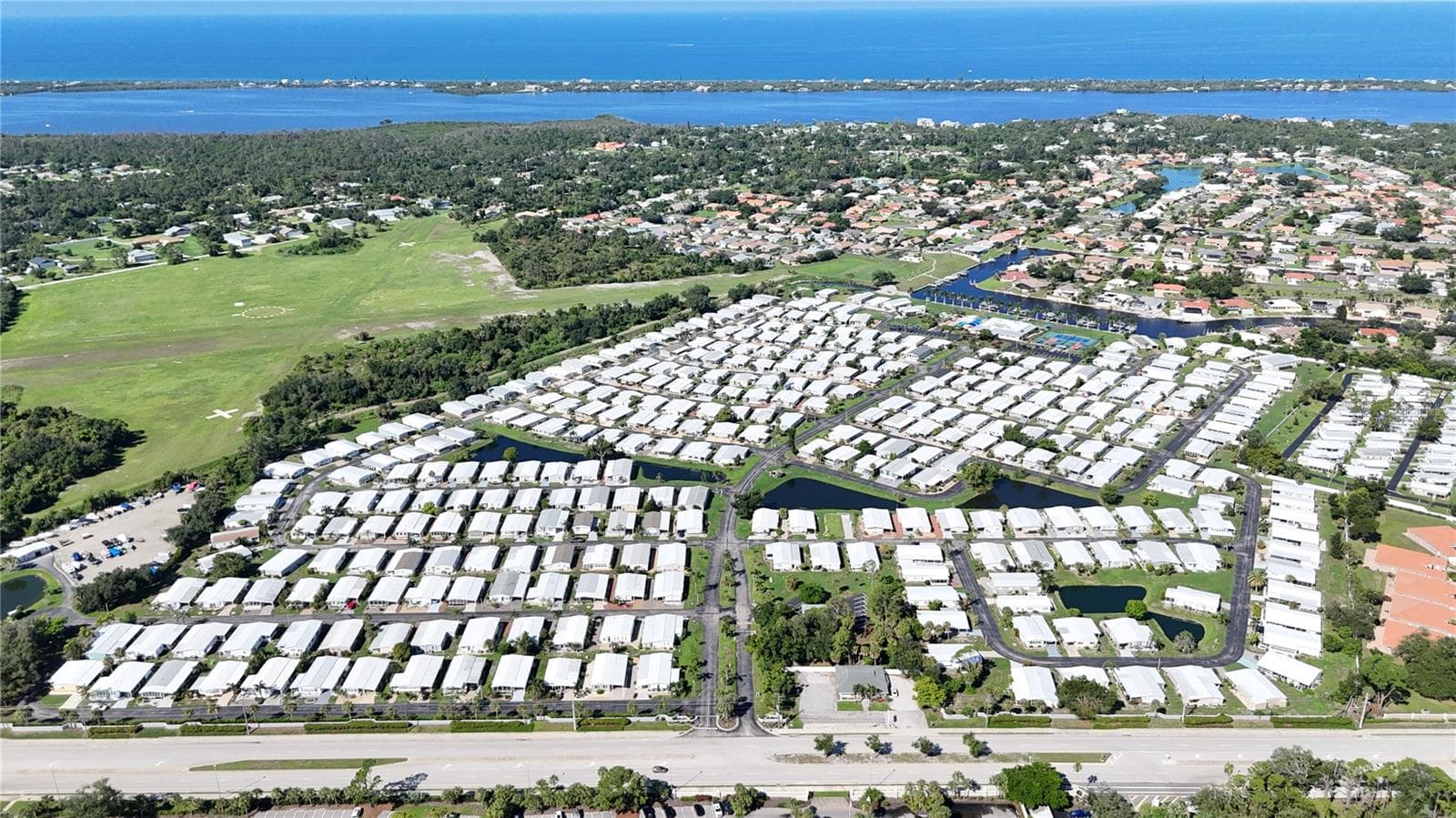 Manufactured Home at 3 S BUENA VISTA AVE, ENGLEWOOD, photo 38 of 66