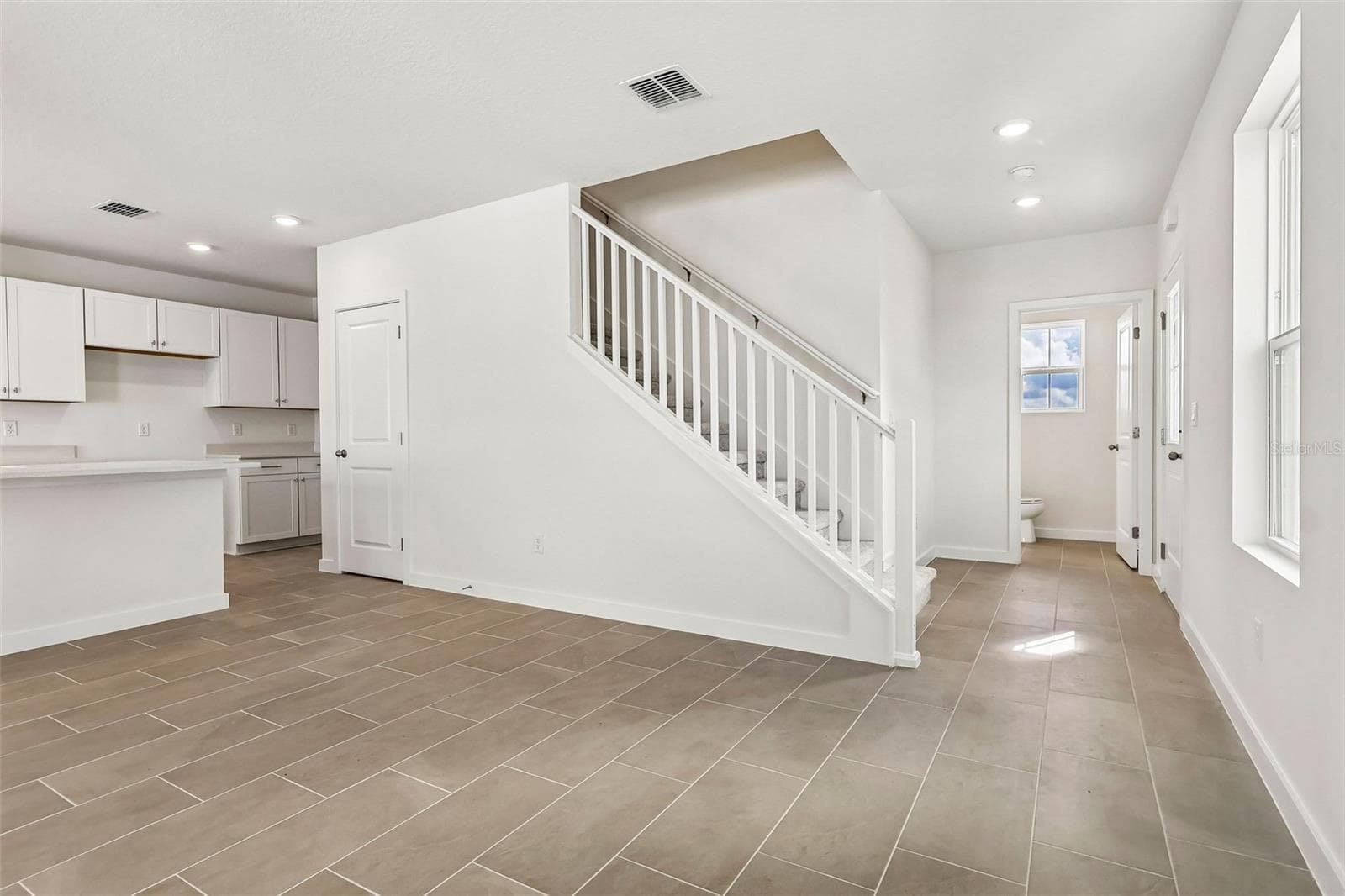Townhouse at 2712 MEADOW CREST DR, ST CLOUD, photo 14 of 38