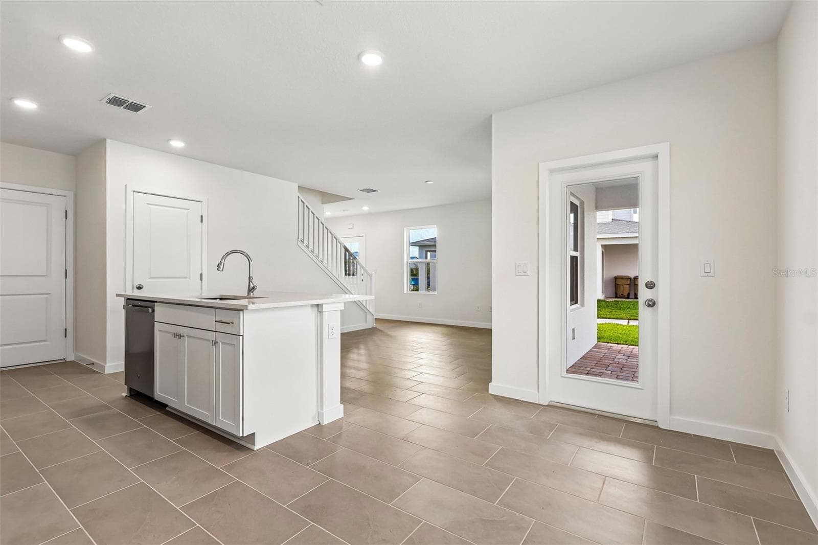 Townhouse at 2712 MEADOW CREST DR, ST CLOUD, photo 13 of 38